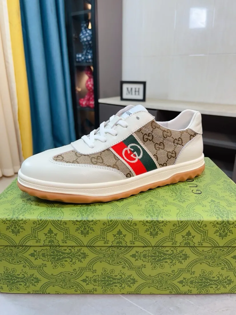 Men's shoes 💰420🌹🌹GUCCI [Gucci] New high-end brand of men's shoes, the latest fashionable casual men's shoes, trendy and versatile, relaxed and sporty style, uppers imported from Italy, first-layer cowhide, genuine leather lining, and ultra-fine workmanship. Original personalized fashionable rubber wear-resistant outsole, light and comfortable on the foot, size 38-44
